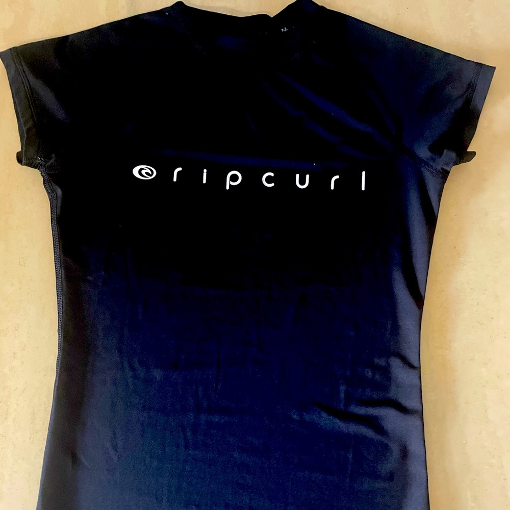 Rip Curl Rash guard/UV Protection Size: Small